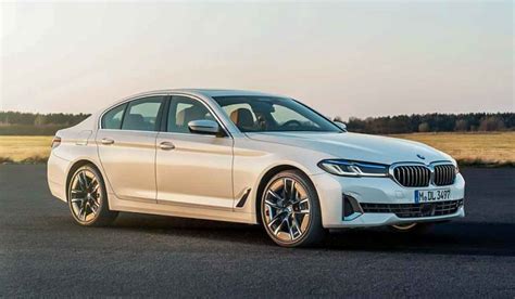 2022 BMW 5-Series Overview